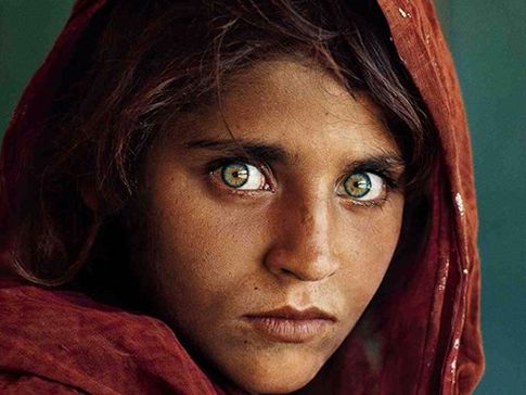Retrato | Niña Afgana, Pakistán | Steve McCurry