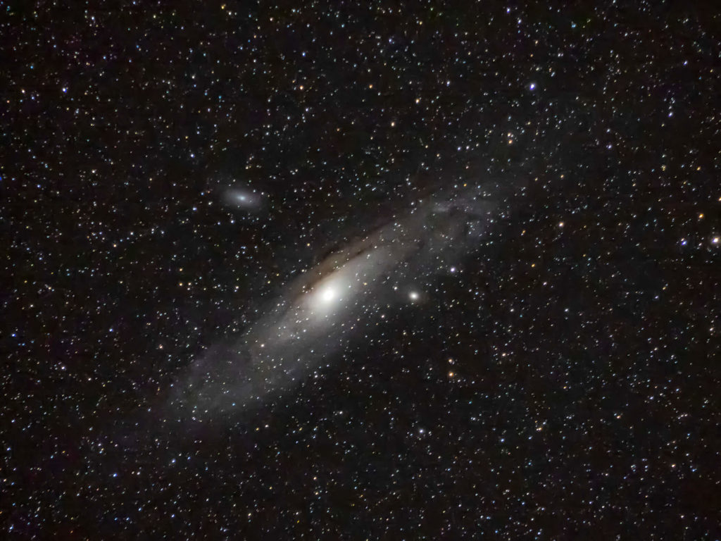 Galaxia de Andrómeda - Andrés Magai - Lumix G9, F6.5, V60 seg, Iso 6400, Lumix 100-400 a 250mm, con montura motorizada