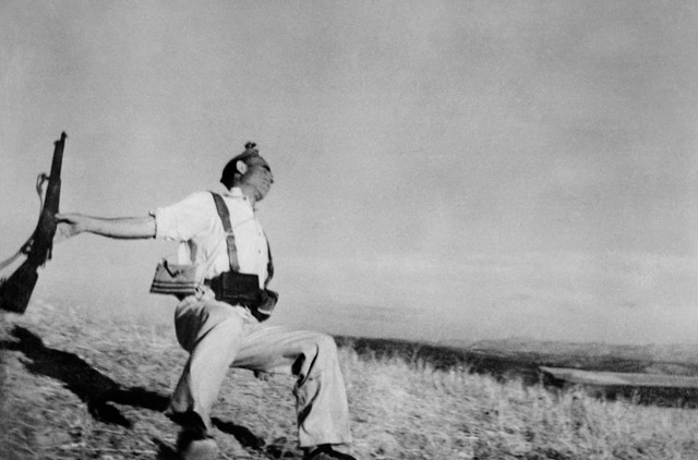 Muerte de un miliciano (Robert Capa, 1936).