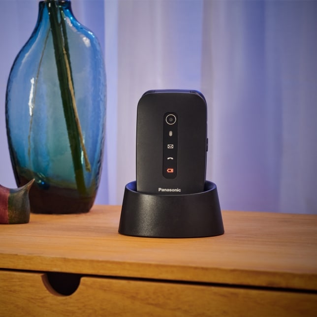 Teléfono móvil de facil uso KX-TU550