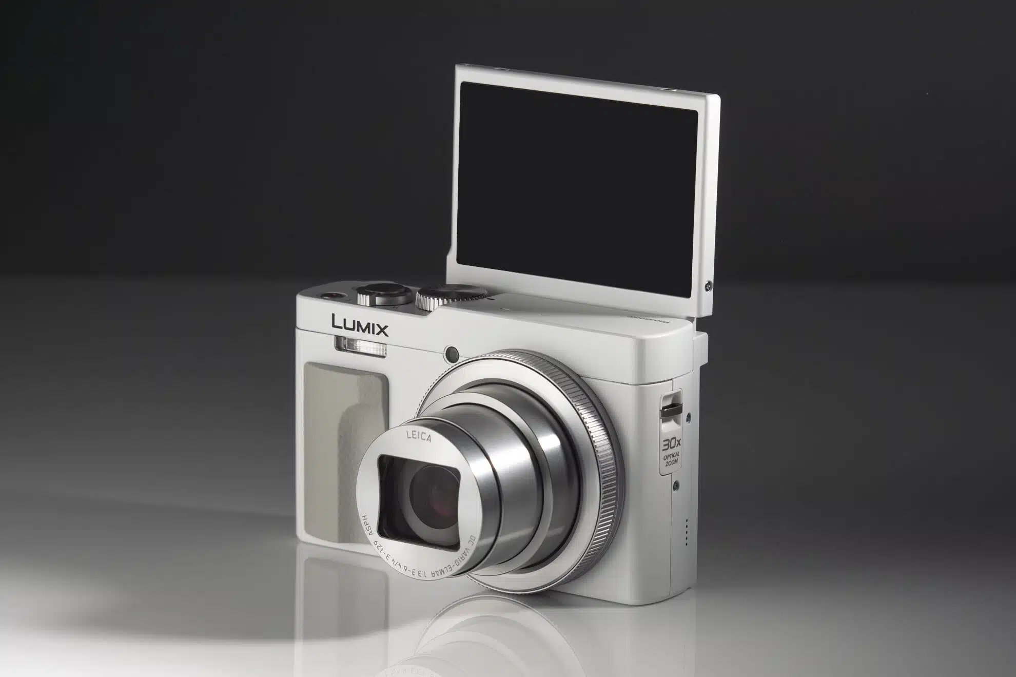 Panasonic LUMIX TZ99 en BLANCO: la nueva cámara compacta viajera