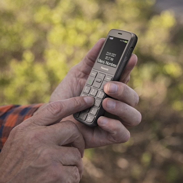 Teléfono móvil KX-TU160: Facilidad de uso
Teclas retroiluminadas y separadas