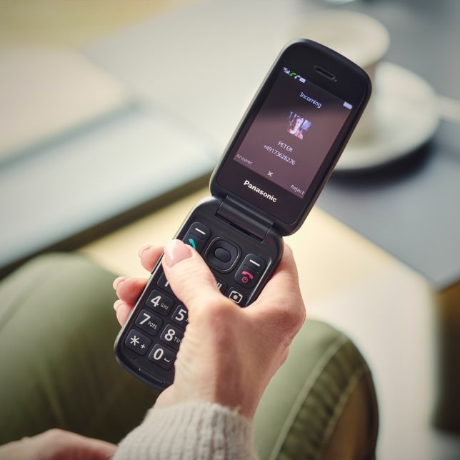 Teléfono móvil de facil uso KX-TU550
